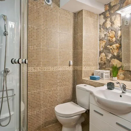 Chic In With Private Swimming Pool