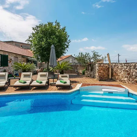 Chic In With Private Swimming Pool *