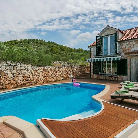 Holiday home Chic In With Private Swimming Pool Marina