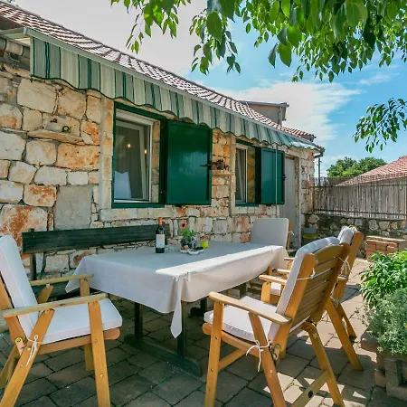 In Near Beaches Марина